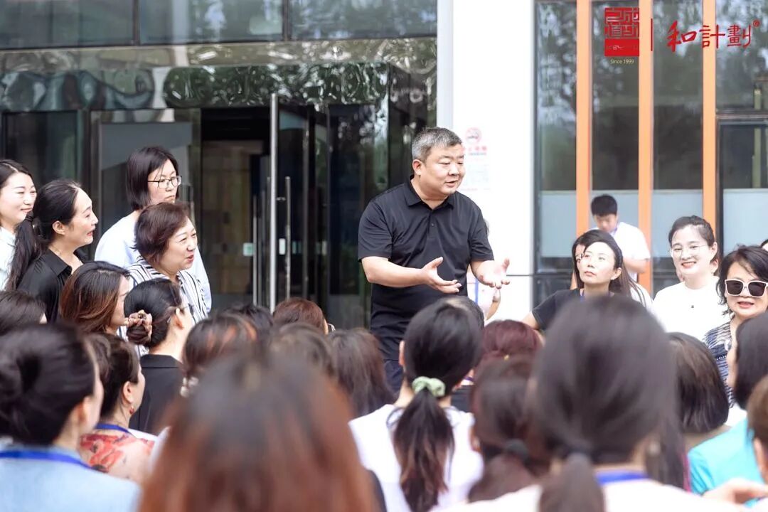 “妈妈,奶奶怎么没来接我放学?”“闲的!”——你怨的是婆婆,伤的是孩子