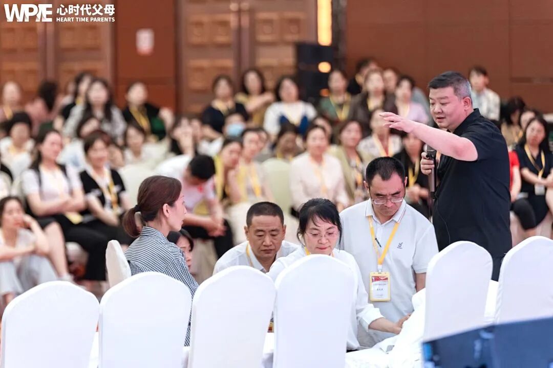 【家庭生态导师班】当“铺地砖”遇上“做美缝”——纪琼院长与文聪老师同讲导师班，学员们直呼“太精彩”！