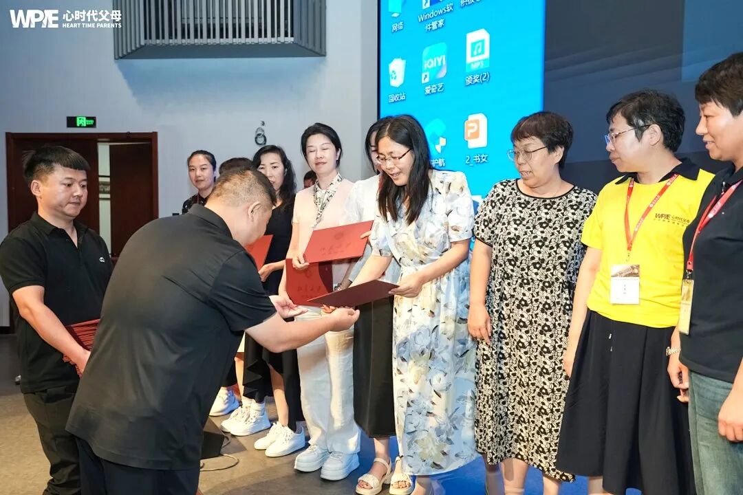 “妈妈,历史老师怀疑我抄答案!”——我的第一反应差点害了她