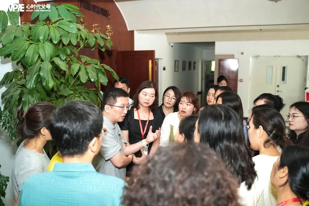 “妈妈,历史老师怀疑我抄答案!”——我的第一反应差点害了她