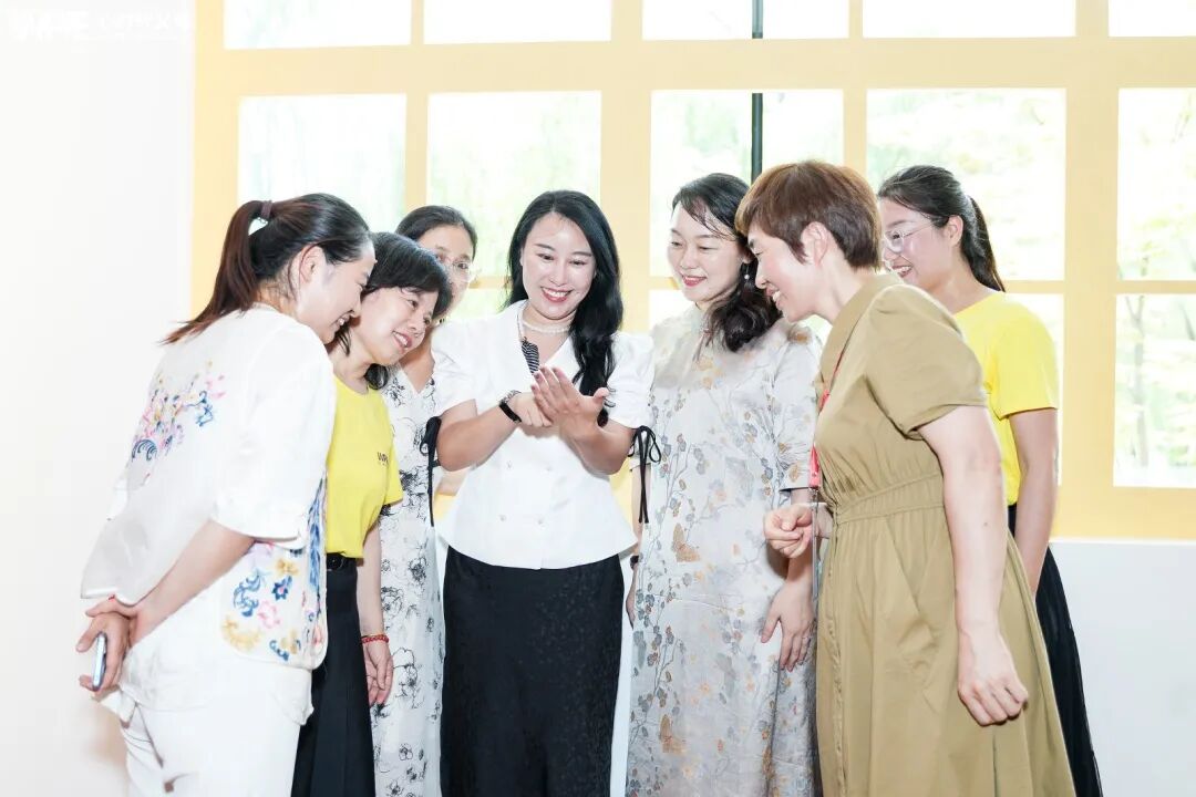 “妈妈,历史老师怀疑我抄答案!”——我的第一反应差点害了她