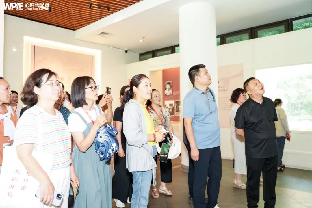 “妈妈,历史老师怀疑我抄答案!”——我的第一反应差点害了她