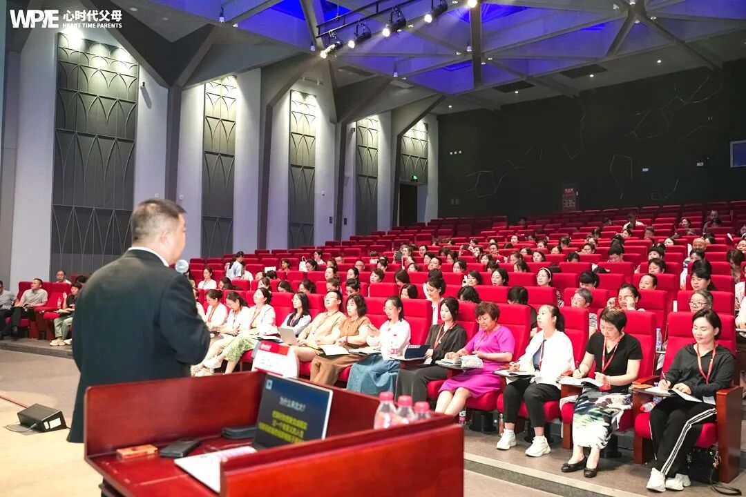 “妈妈,历史老师怀疑我抄答案!”——我的第一反应差点害了她