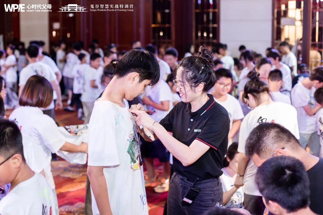 “好个屁!”——那句脱口而出的回应,瞬间灭了孩子眼里的光