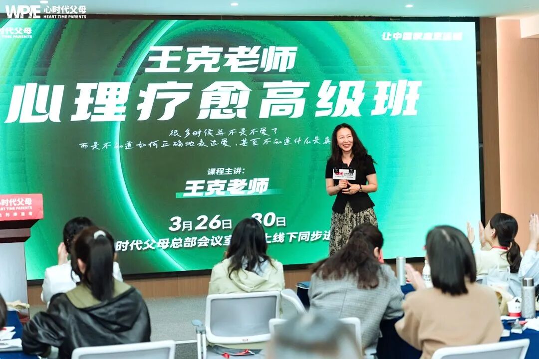 一位单亲妈妈的自白:“我以为我们关系很好,直到上大一的儿子因自残在手臂上缝了五针后……”