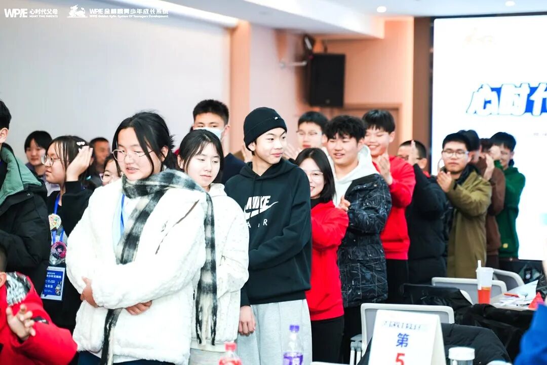 从“扇自己耳光”到“助孩子考700分”——这个爸爸值得全网学习!