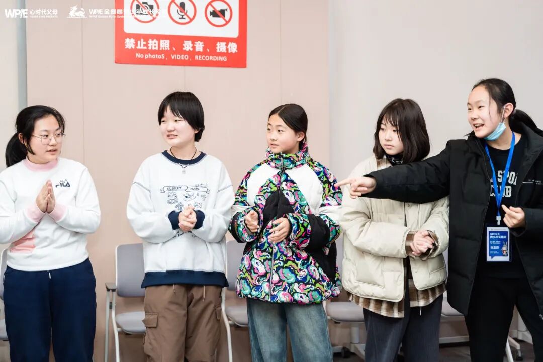 从“扇自己耳光”到“助孩子考700分”——这个爸爸值得全网学习!