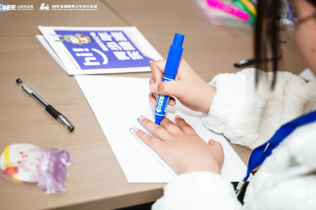 从“扇自己耳光”到“助孩子考700分”——这个爸爸值得全网学习!