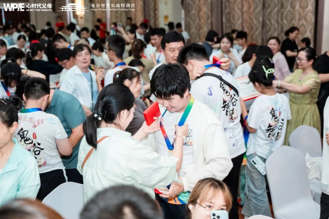 “好个屁!”——那句脱口而出的回应,瞬间灭了孩子眼里的光