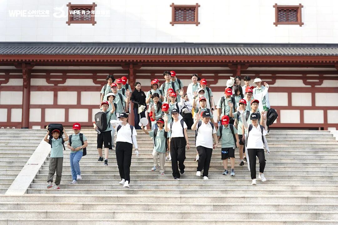 【青少年总裁班】从潍坊到南阳,千里送锦旗:这位母亲用行动告诉你,为什么一定要让孩子参加《青少年总裁班》!