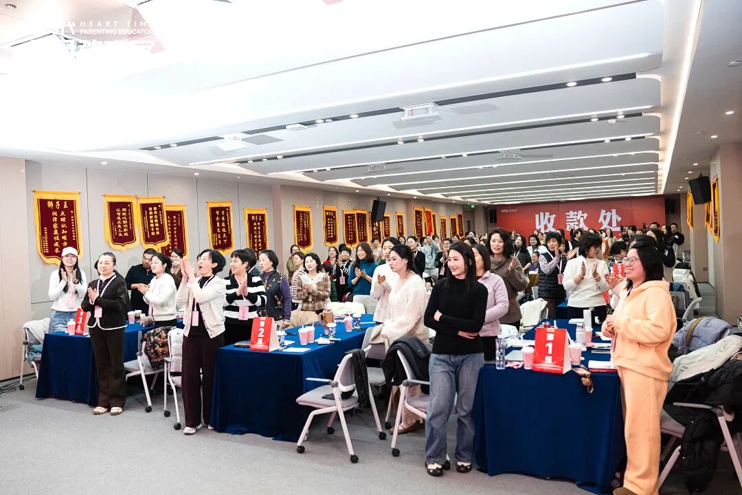 “你30岁,情绪像4岁孩子;你儿子4岁,却被要求情绪像30岁”,文聪老师:“你觉得这公平吗?”