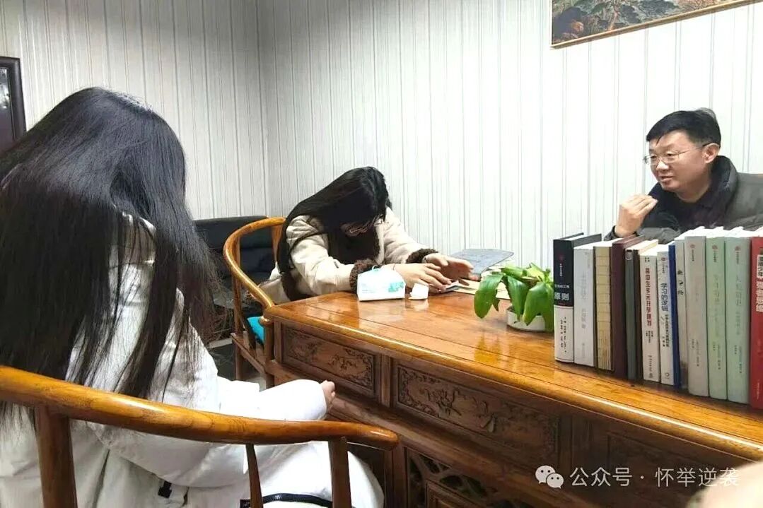 【狮子王】当孩子说“我讨厌所有老师”时,别急着讲道理,她心里藏着这些话……
