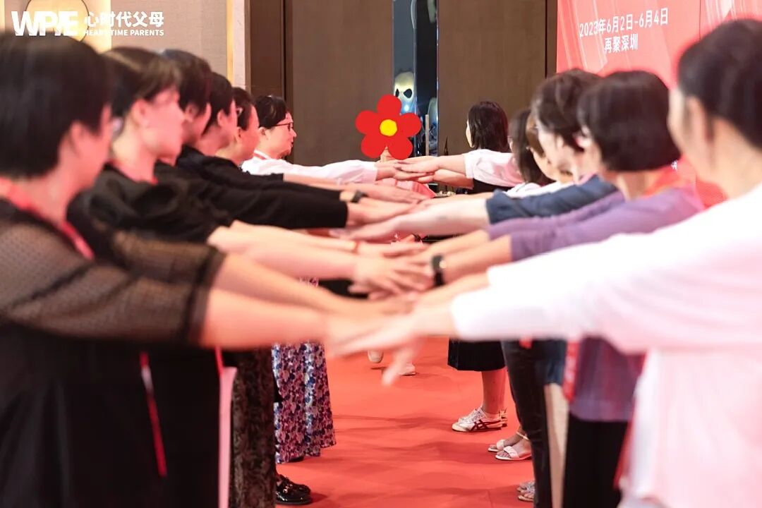 三代共读,一生滋养——王纪琼院长的这本《父母会聊天,孩子更优秀》能救你的亲子关系!