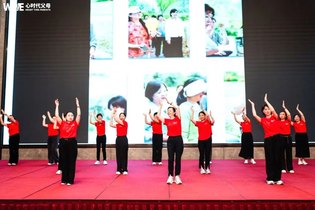 饭桌训子、卧室吵架、饿着肚子写作业——王纪琼院长:“醒醒吧,你所谓的‘教育’正在毁掉孩子!”
