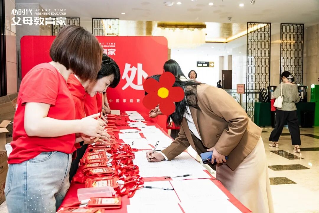 【研习院专属密训】我“恨”了自己三十年——恨外表、恨性别、恨声音……直到遇见张兆鹏老师