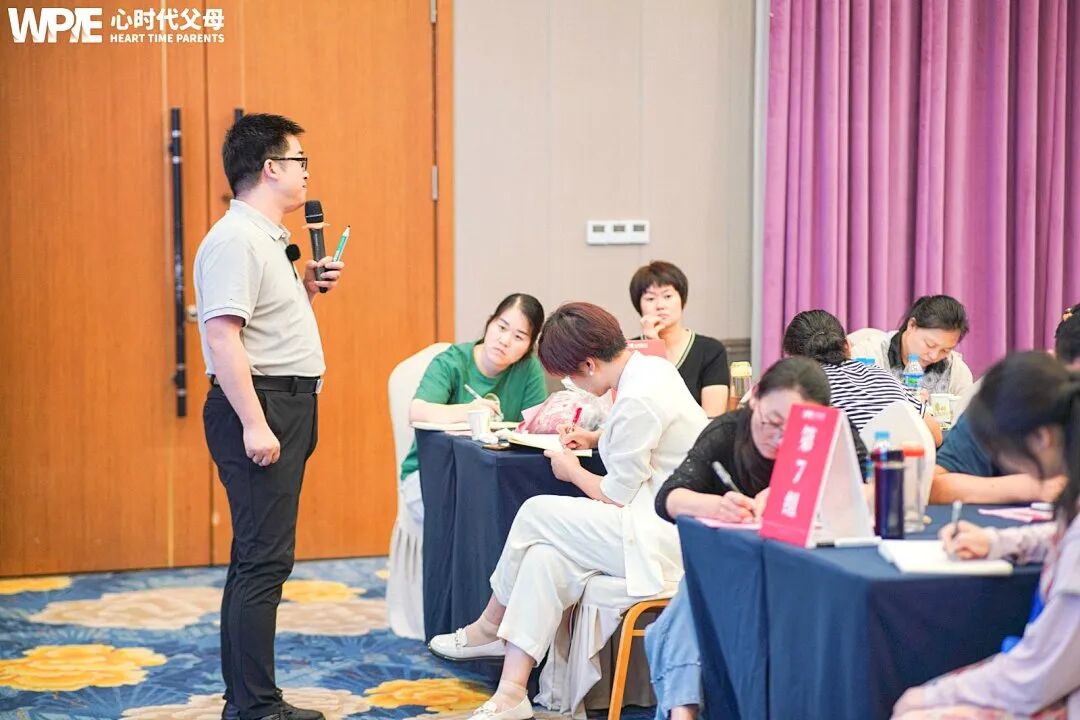 海勇老师用一个小测试戳破教育真相:多少父母自诩对孩子“掏心掏肺”,却从未真正“用心”!