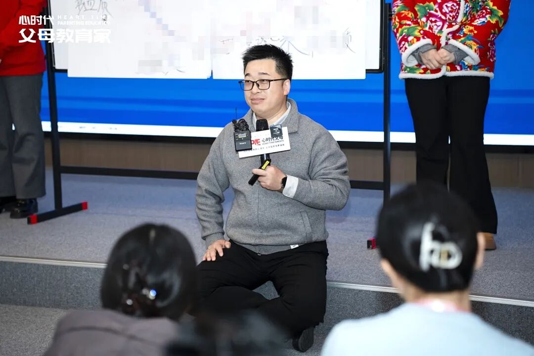 海勇老师用一个小测试戳破教育真相:多少父母自诩对孩子“掏心掏肺”,却从未真正“用心”!