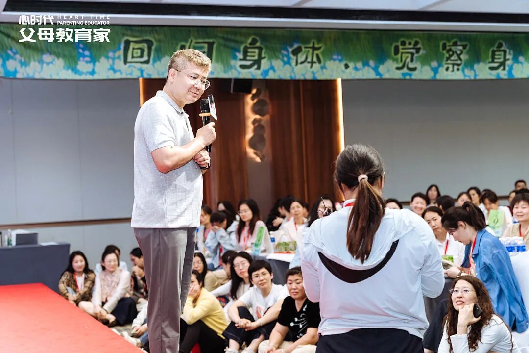 妈妈给小侄女炸薯条,我扭头就走——王克老师:“你不敢对妈妈撒的娇,最后都变成了对老公发的火”