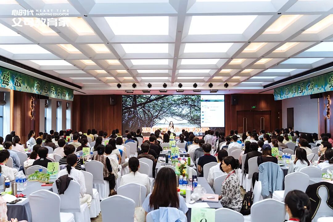 宿舍4个人,3个告他的状——王克老师:“不是孩子坏,是你没教过他如何社交!”