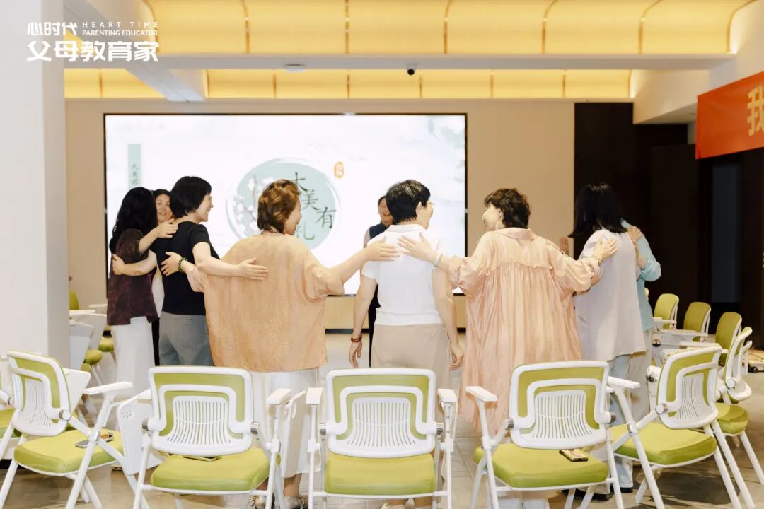 【大美君子女】梁敏老师用一颗小番茄,掰开了我攥紧的人生——我的信阳正念之旅!