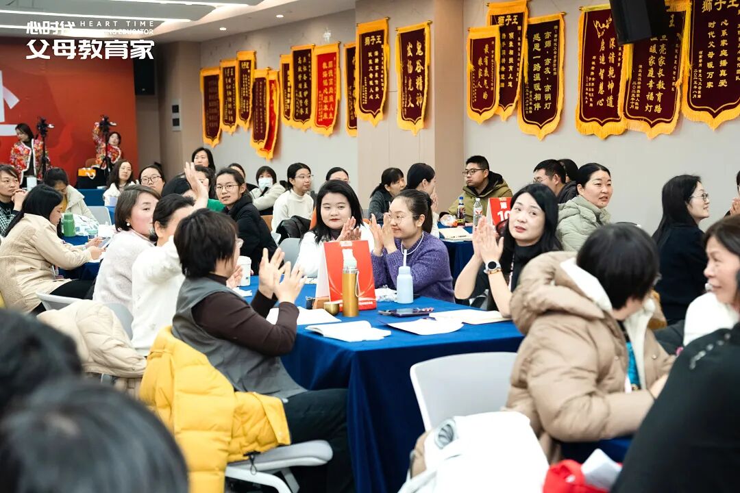 养了十几年的孩子,在她心中我竟不如一个“小混混”?——这届父母到底缺什么?