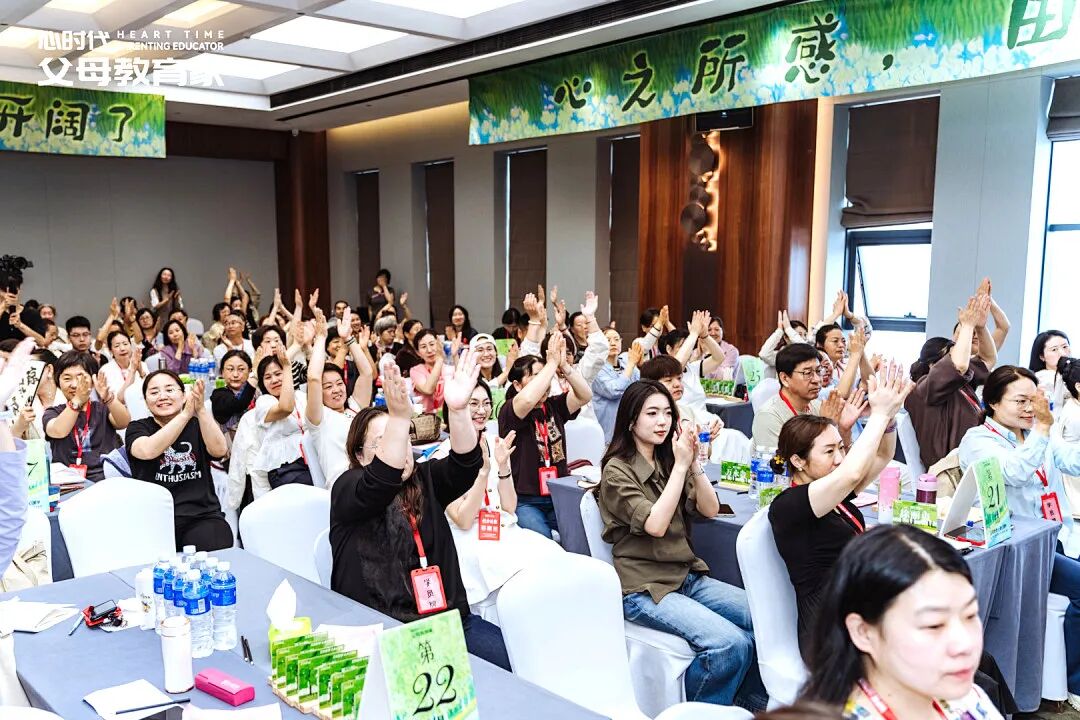儿子不上学拿轻生威胁,父亲当场跪求老师“帮帮我!”——王克老师的回答戳中无数父母的心