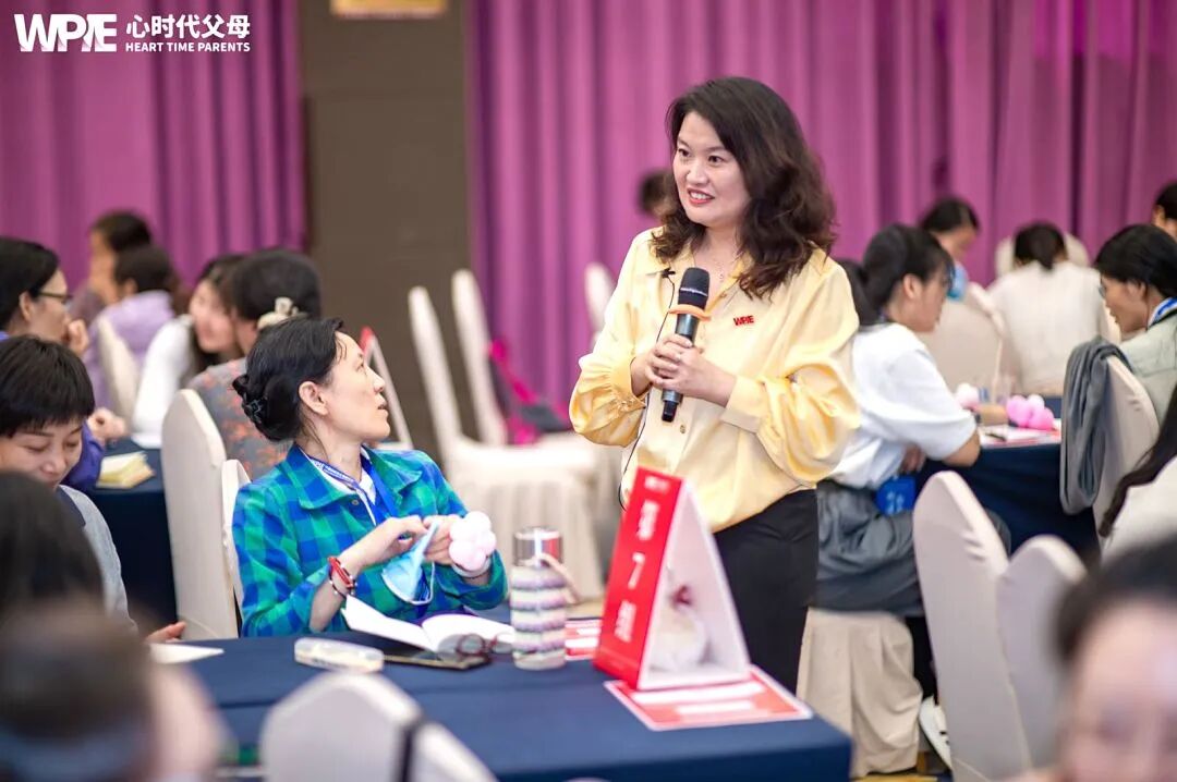孩子嫌妈妈买400元的酒太奢侈?两位导师支招:“只需回4个字,孩子的一生都会‘配得上’!”