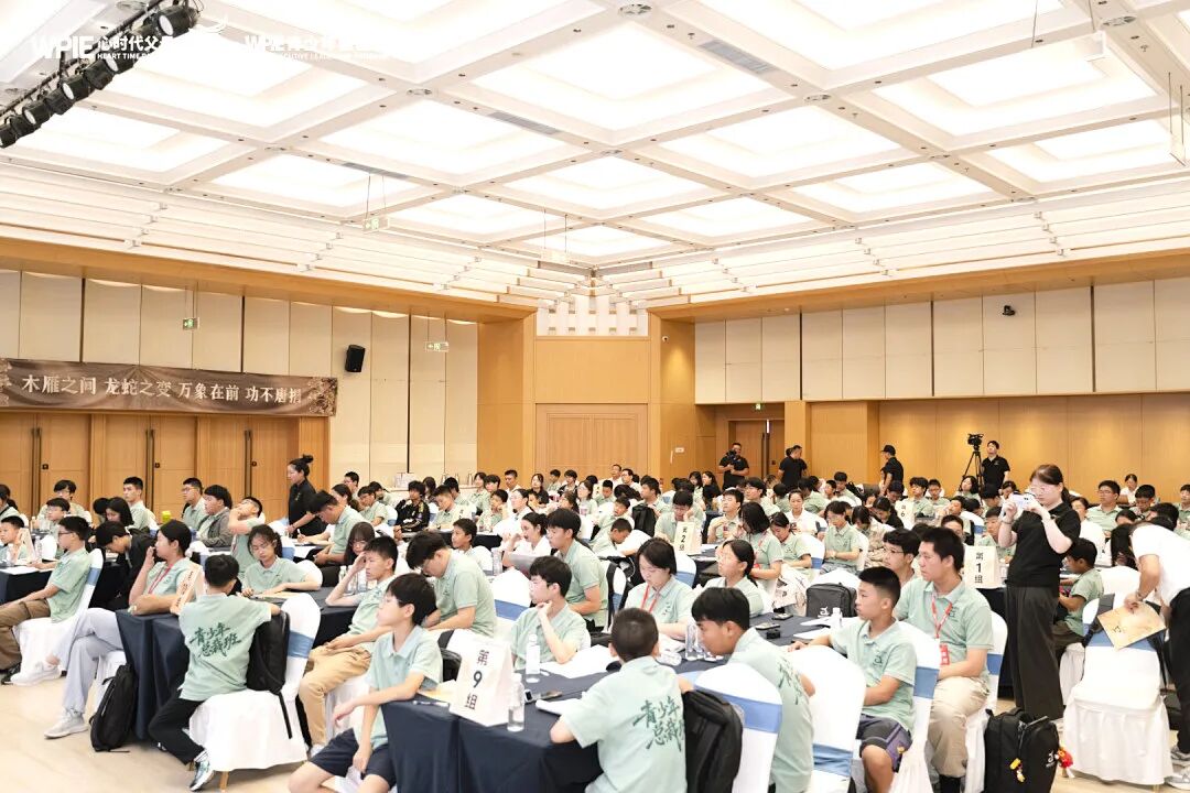 她被父母逼到初中没毕业就打工,挣的钱还被夺走给哥哥结婚买房……