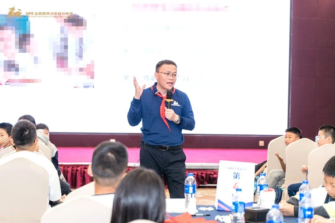 孩子吐槽领导开会太晚?当我没再拿“我吃过的苦”说“孩子的难”时,她居然......