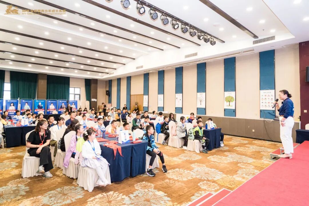 孩子吐槽领导开会太晚?当我没再拿“我吃过的苦”说“孩子的难”时,她居然......