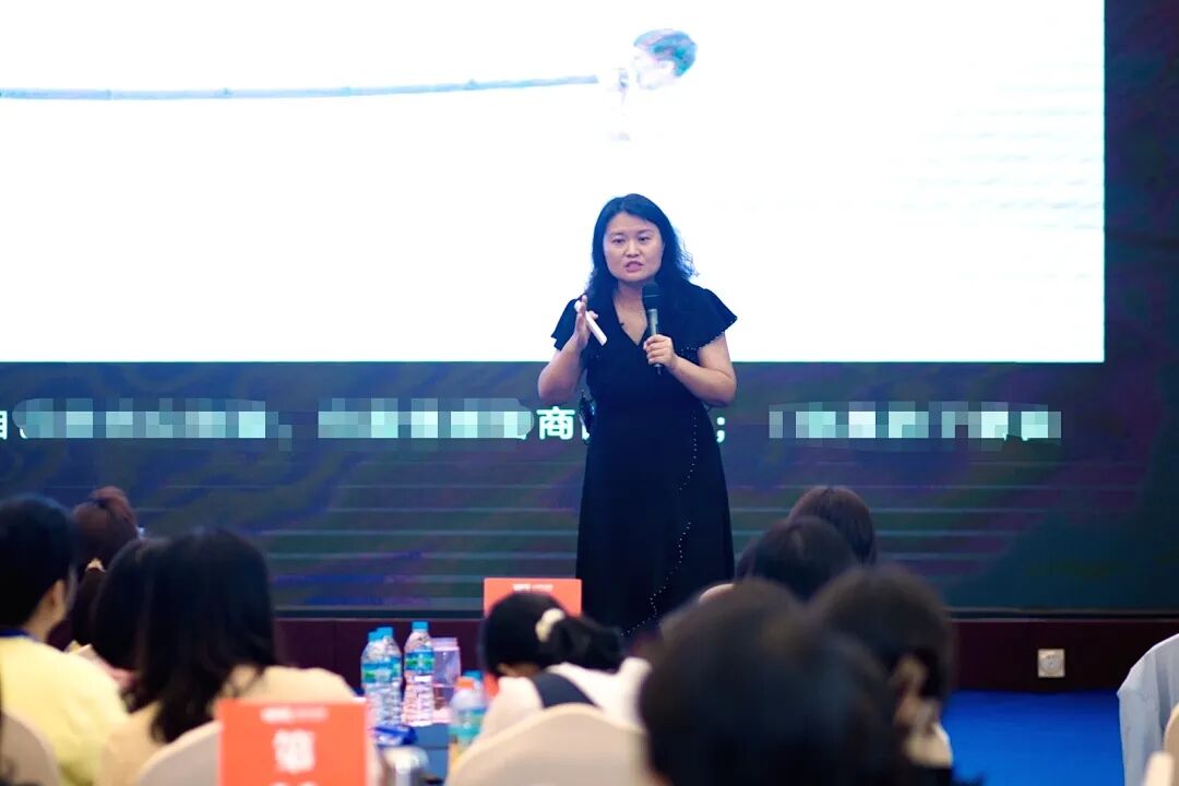 你以为孩子不上学是因为脱发?文聪老师一语道破:“他是先不想学了,才拿脱发当‘替罪羊’!”
