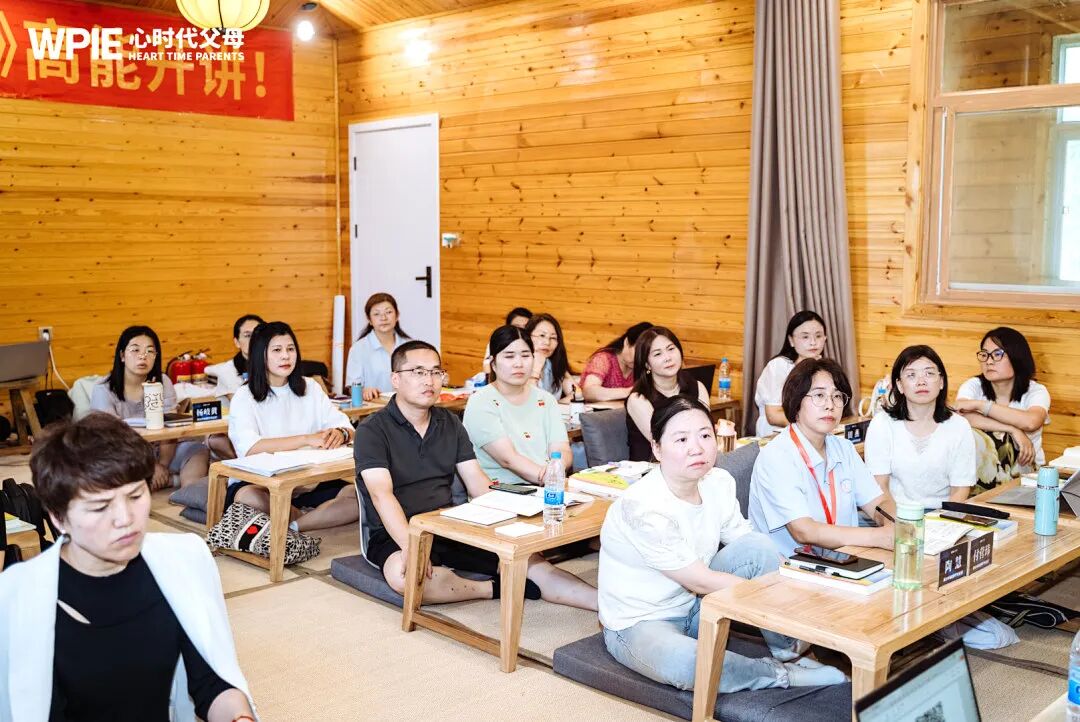 【青少年心理学专业课】下雨天去值班,乘公交还是坐地铁?——当你为小钱纠结时,背后藏着一个更大的问题!
