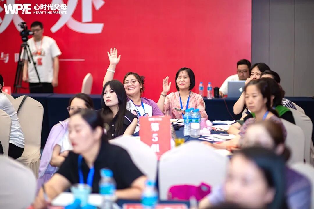 老爸血糖超标,却偷偷去买小蛋糕——为什么老人年纪越大越“不听话”?文聪老师告诉你答案!