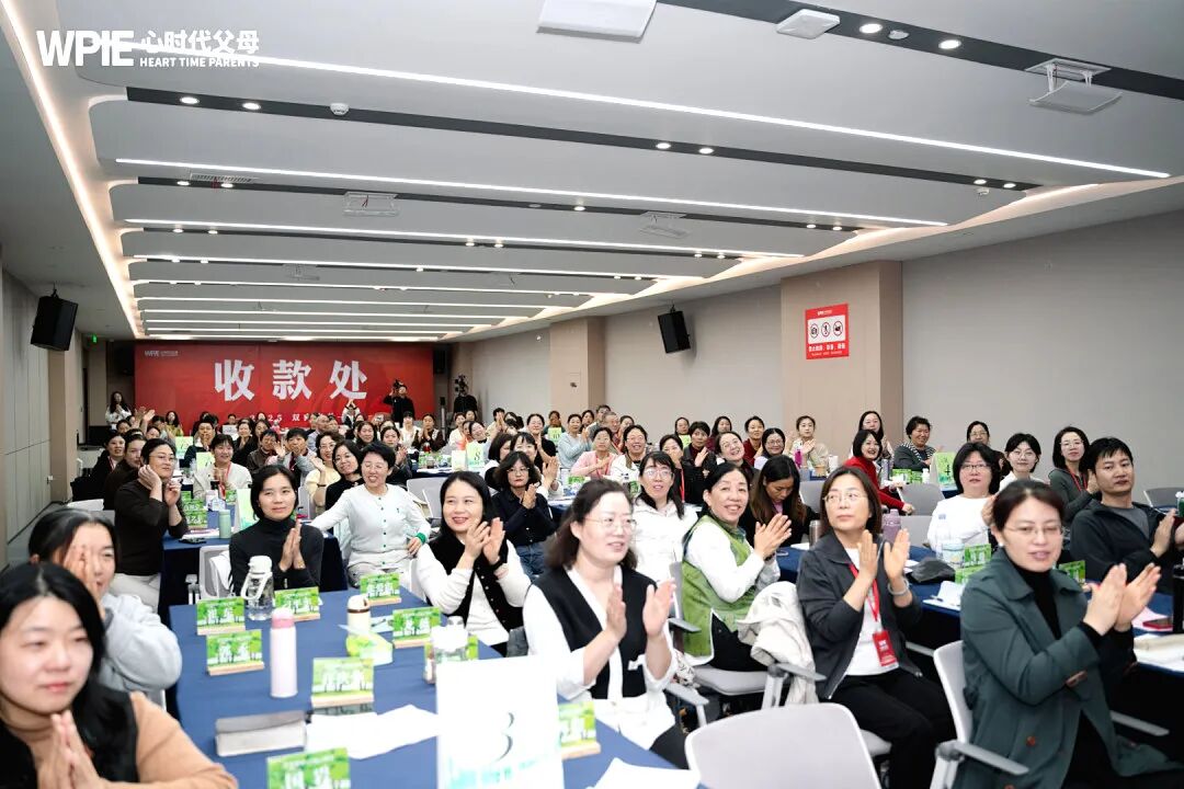 【心身心理学中级班】上有老下有小的中年男人在直播间当场痛哭——王克老师:“一味的善良,只会变成别人的‘血包’!”