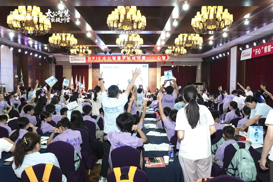 “您觉得孩子有什么优点?”父亲冷漠地说:“没发现。”——那个17岁少年的眼睛,怎么就没光了?