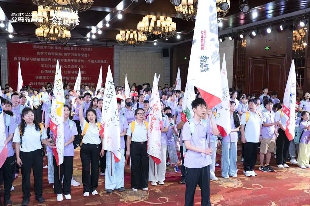 “您觉得孩子有什么优点?”父亲冷漠地说:“没发现。”——那个17岁少年的眼睛,怎么就没光了?