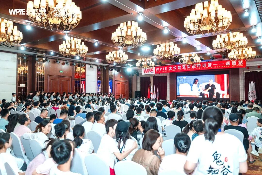 别让孩子咽下眼泪,又怪他太“胆小”!