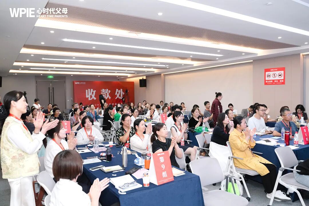 高二孩子考100多分,妈妈想让他复读高一?王克老师:“千万别回头!”