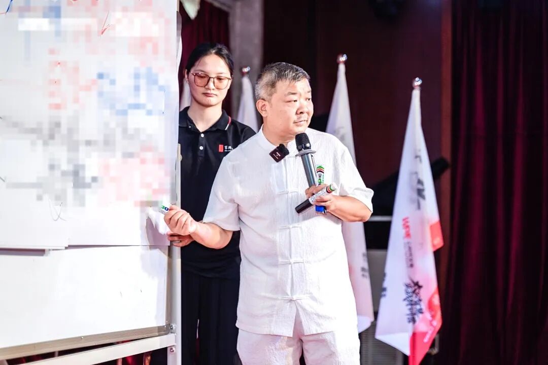 清华有游戏专业?别用名校哄孩子,靠“考上就能玩”骗出来的动力,走不远!