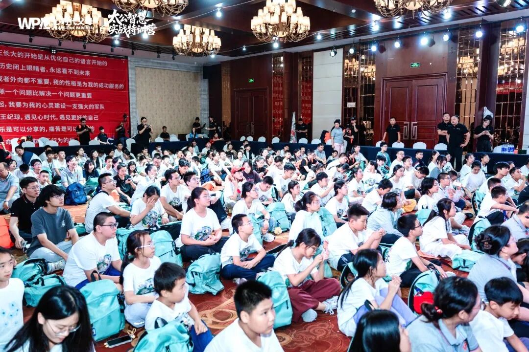 别让孩子咽下眼泪,又怪他太“胆小”!
