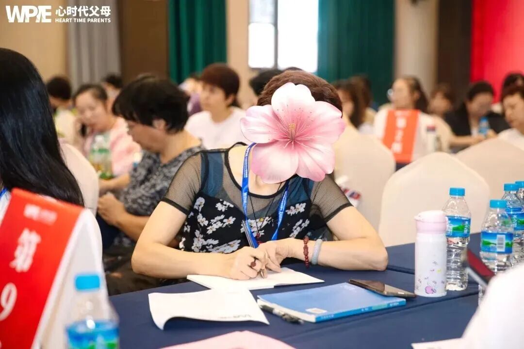 “我该不该安慰处于低谷中的前男友?”文聪老师:“如果只是心软,就别再靠近!”